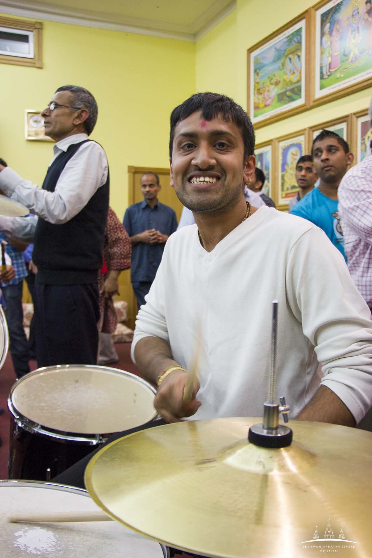 ©1987-2017 SKS Swaminarayan Temple East London